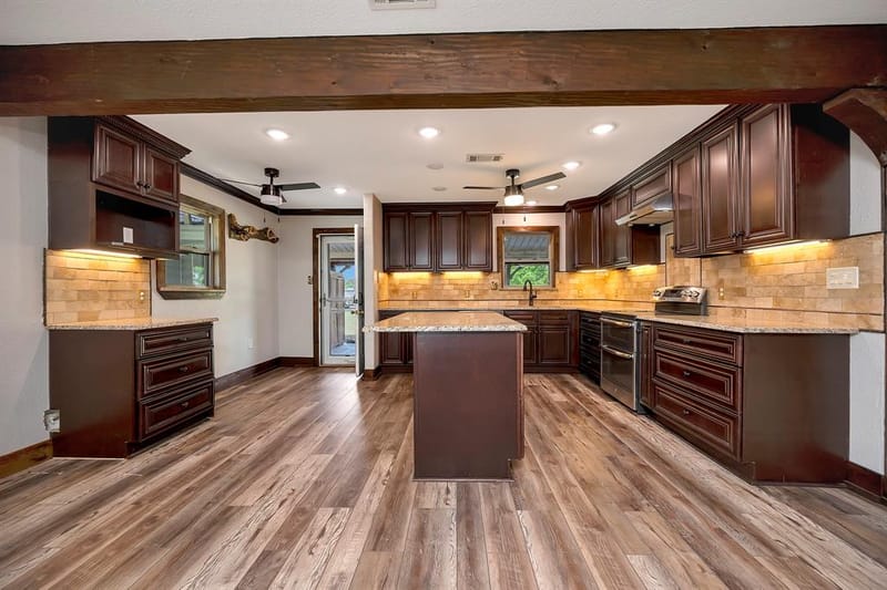 2561 County Road 248, Valley View TX 76272 - Photo 19