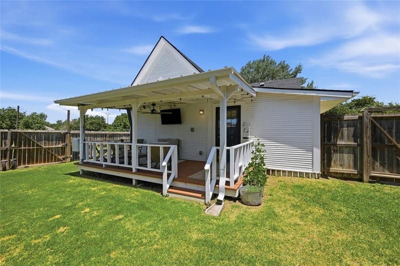 100 Buchanan Street, Whitesboro TX 76273 - Photo 26