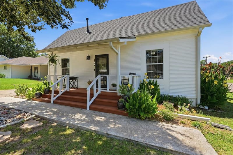 100 Buchanan Street, Whitesboro TX 76273 - Photo 3