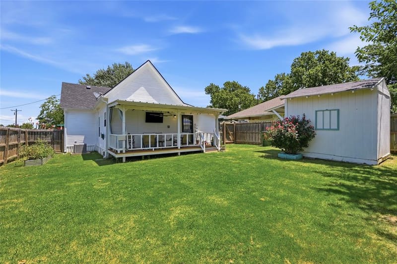 100 Buchanan Street, Whitesboro TX 76273 - Photo 29