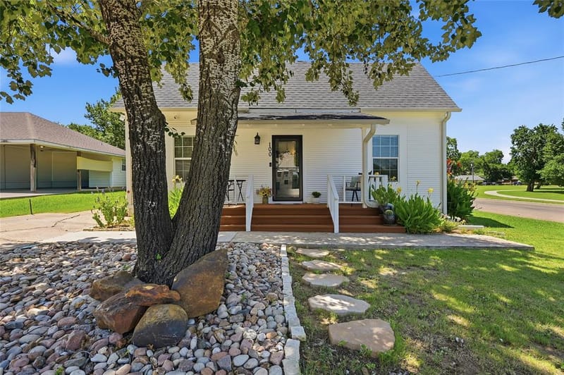 100 Buchanan Street, Whitesboro TX 76273 - Photo 4