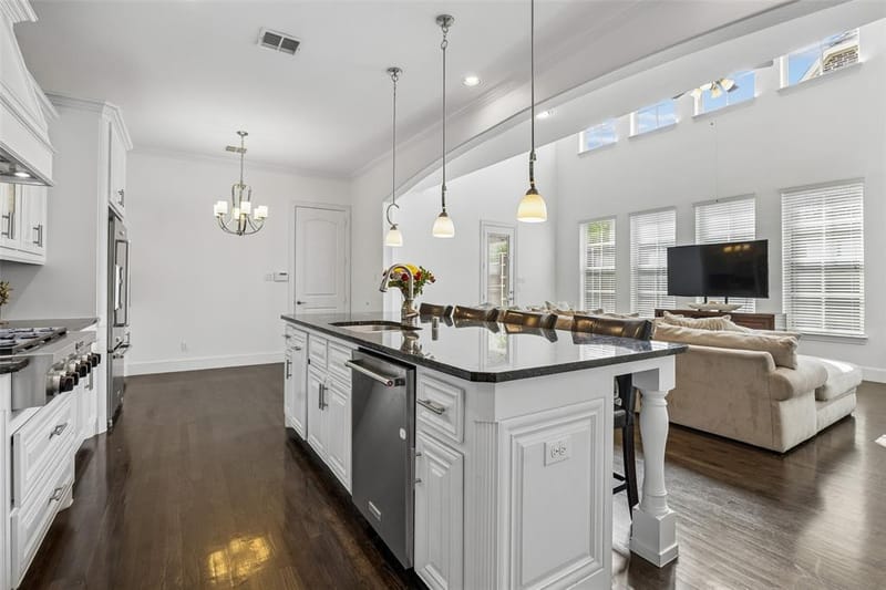 1022 Shadyside Lane, Dallas TX 75223 - Photo 13