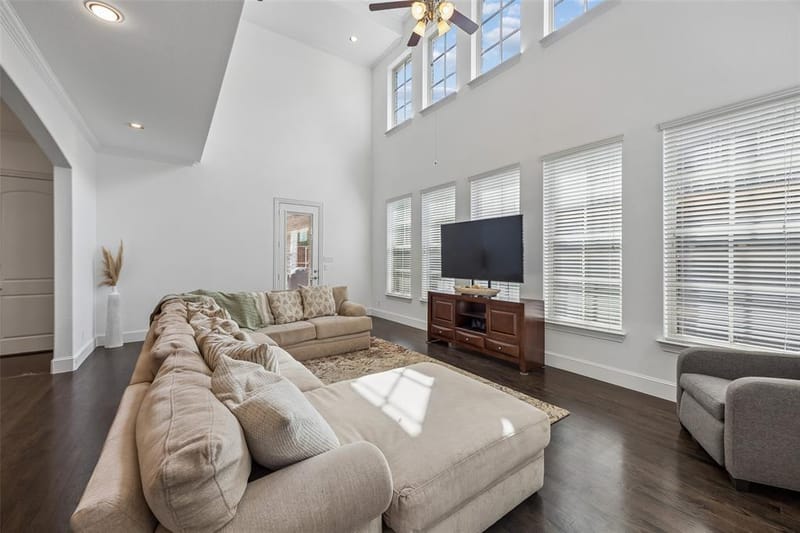 1022 Shadyside Lane, Dallas TX 75223 - Photo 17