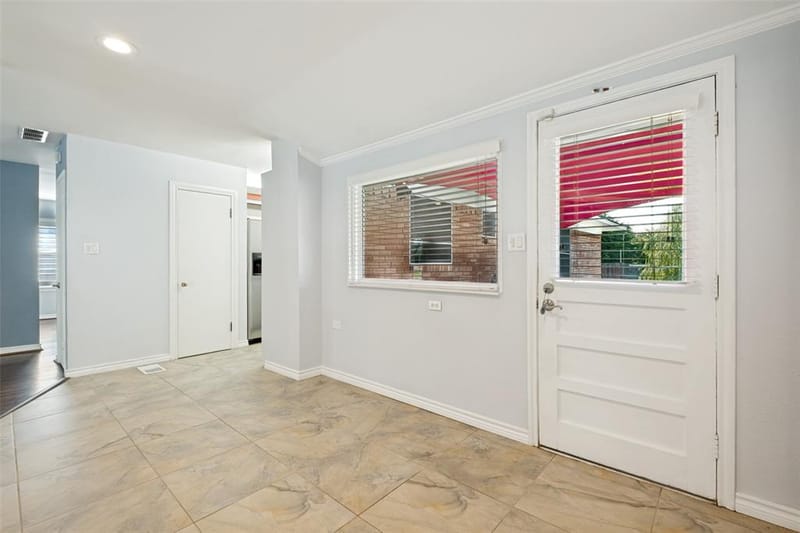 8938 Lockhaven Drive, Dallas TX 75238 - Photo 13