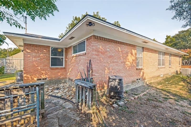 8938 Lockhaven Drive, Dallas TX 75238 - Photo 22