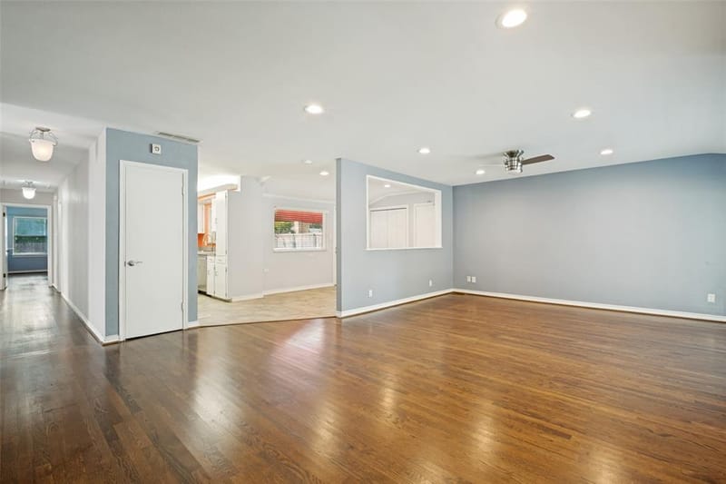 8938 Lockhaven Drive, Dallas TX 75238 - Photo 10