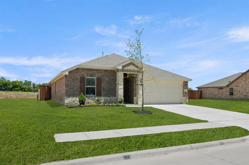 408 Comanche Drive, Cleburne TX 76033 - Photo 2