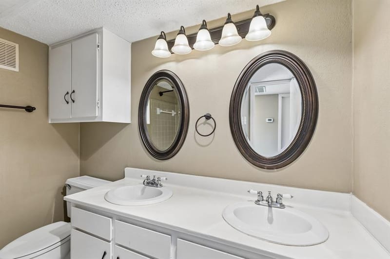 1806 Lakecrest Court, Carrollton TX 75006 - Photo 23