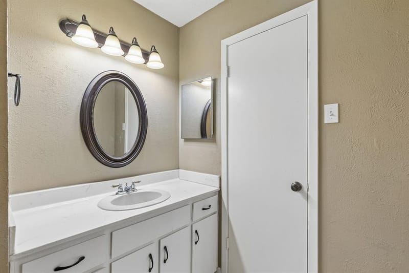1806 Lakecrest Court, Carrollton TX 75006 - Photo 27