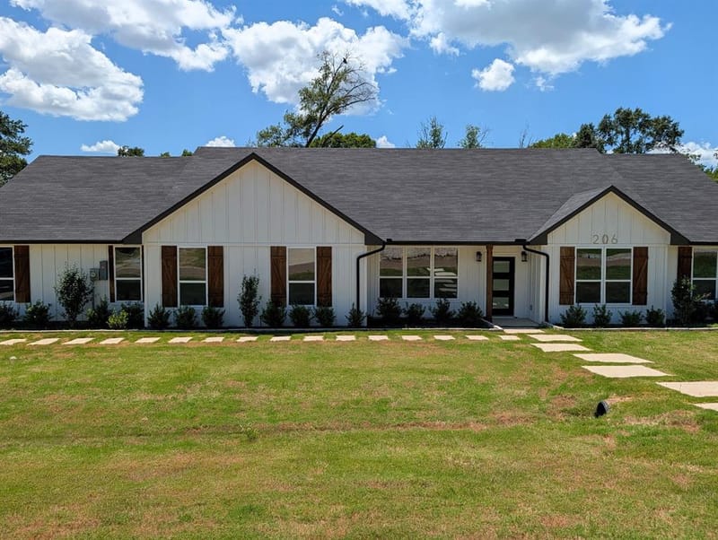206 Splitrail Drive, Mabank TX 75143 - Photo 2