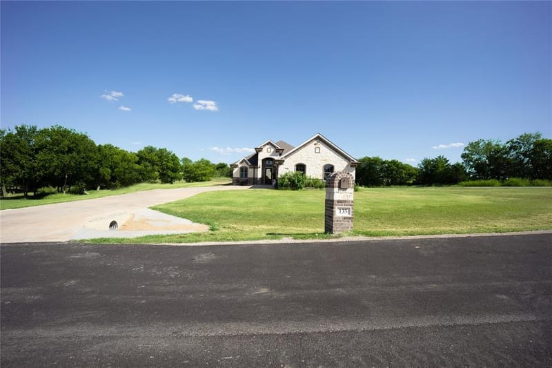 135 Turnberry Lane, Corsicana TX 75110 - Photo 2