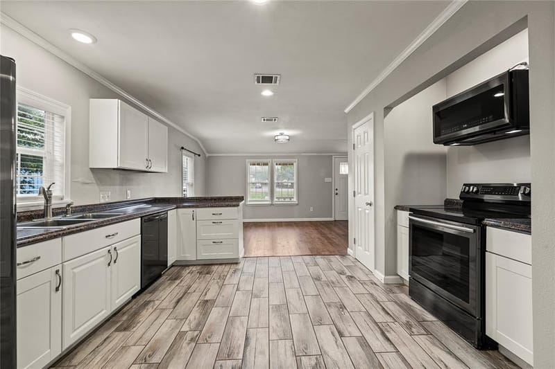 1305 S Robinson Drive, Robinson TX 76706 - Photo 6