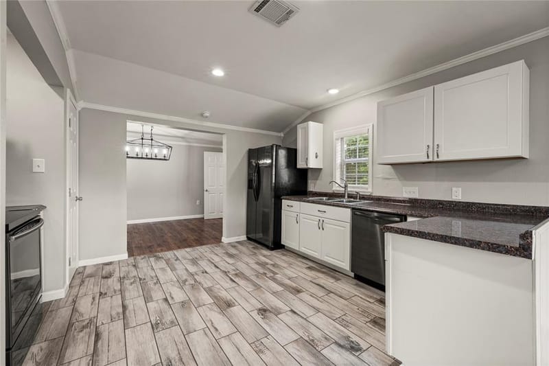 1305 S Robinson Drive, Robinson TX 76706 - Photo 3