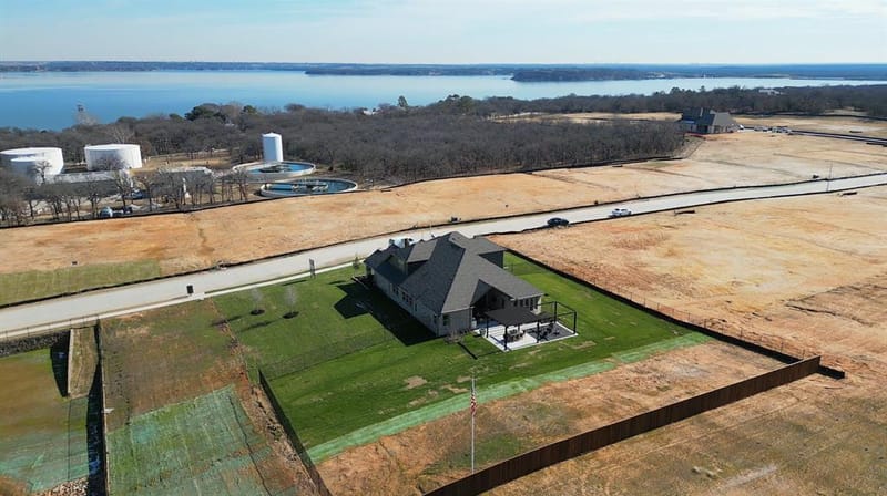 208 Bristol Lane, Azle TX 76020 - Photo 29