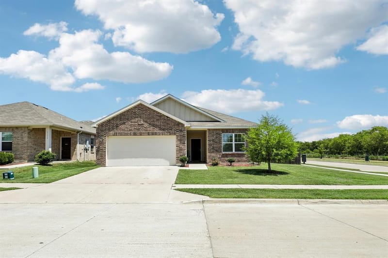 5300 Shady Springs Trail, Fort Worth TX 76179 - Photo 2