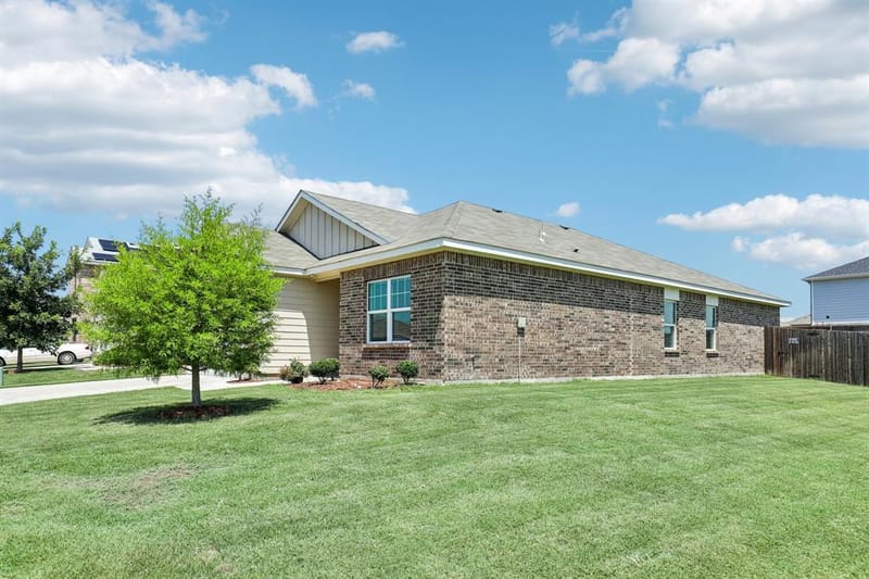 5300 Shady Springs Trail, Fort Worth TX 76179 - Photo 3