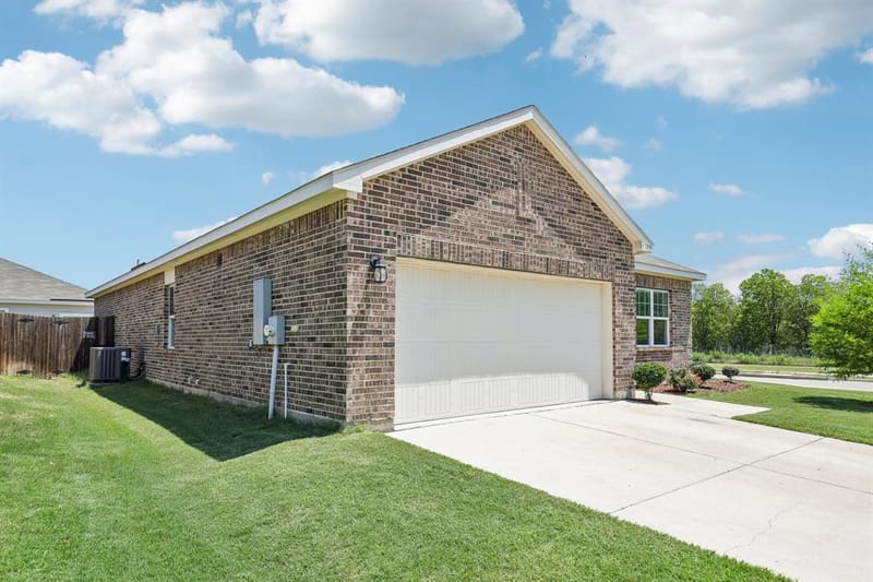5300 Shady Springs Trail, Fort Worth TX 76179 - Photo 4