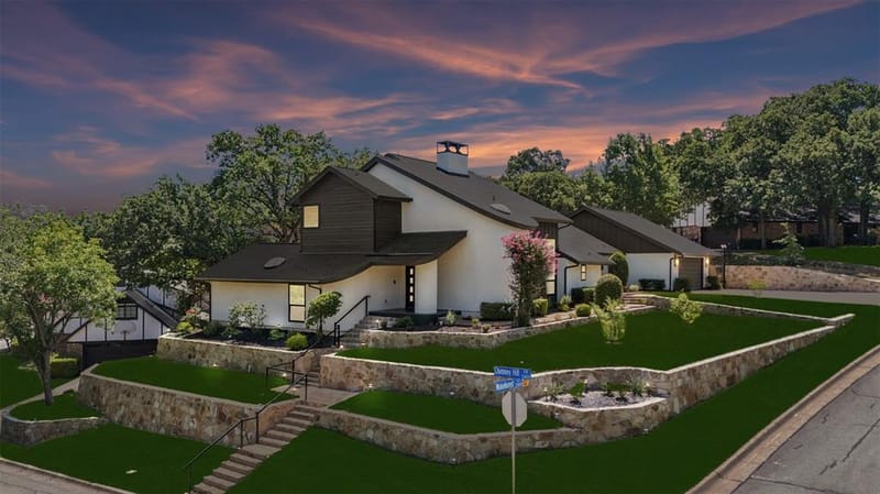 2401 Chimney Hill Drive, Arlington TX 76012 - Photo 3