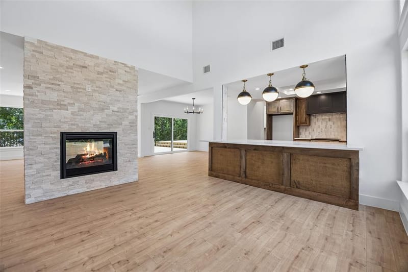 2401 Chimney Hill Drive, Arlington TX 76012 - Photo 5