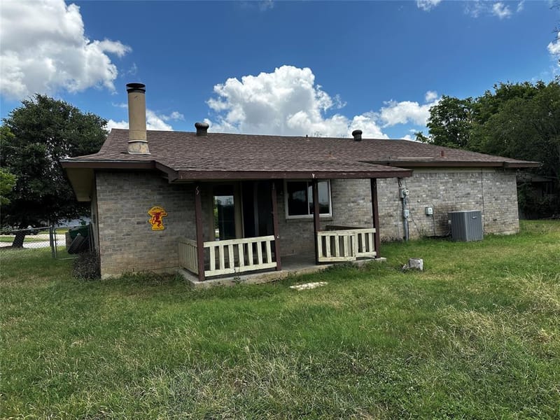 5700 Saddleback Circle, Haltom City TX 76148 - Photo 2