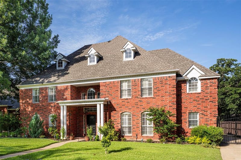 7206 Forestwind Court, Arlington TX 76001 - Photo 3