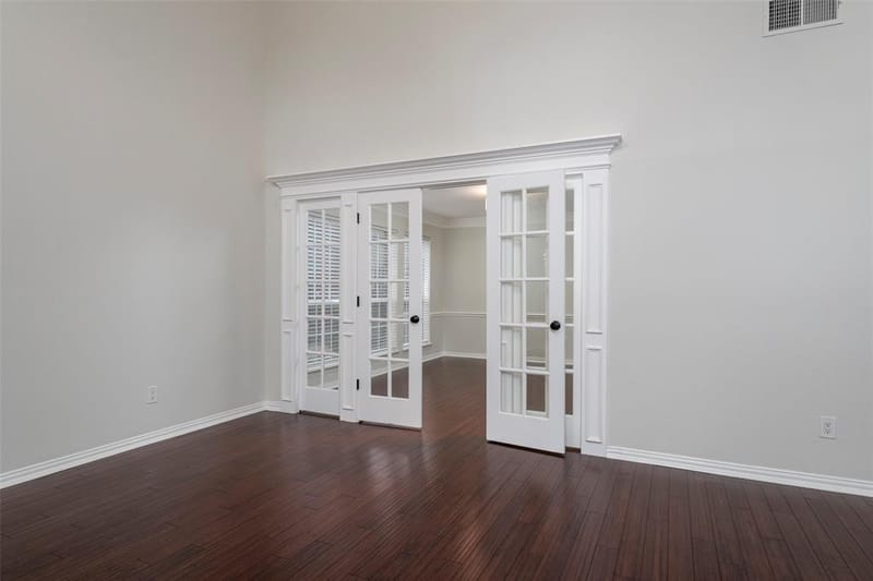 7206 Forestwind Court, Arlington TX 76001 - Photo 9