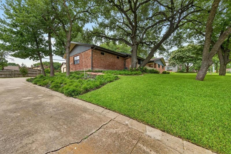 9700 Brookwood Circle, Woodway TX 76712 - Photo 6