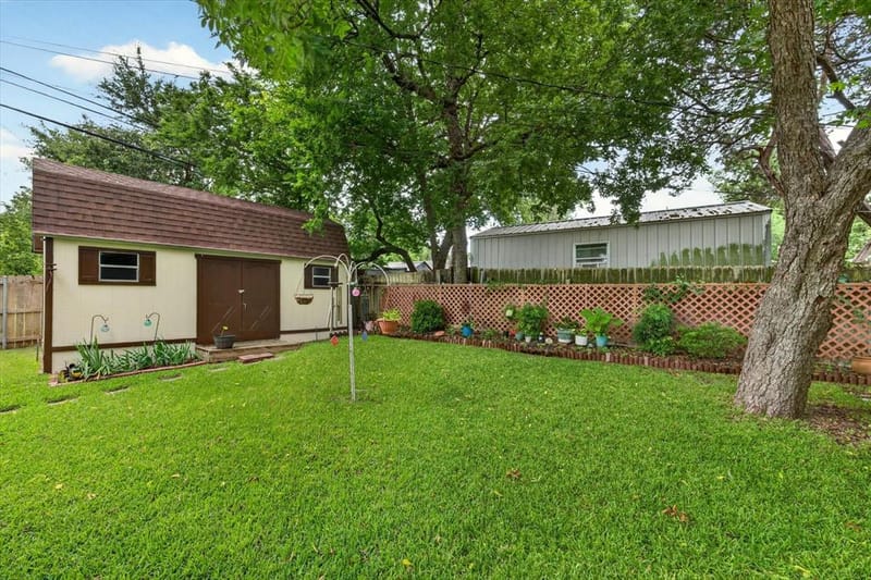 9700 Brookwood Circle, Woodway TX 76712 - Photo 32