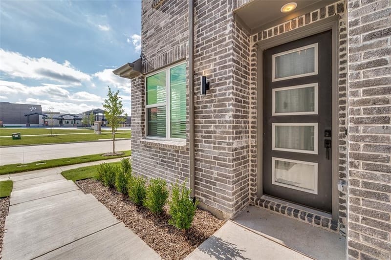 4553 Lamplights Drive, Celina TX 75078 - Photo 2