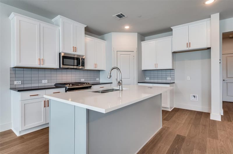 4553 Lamplights Drive, Celina TX 75078 - Photo 8