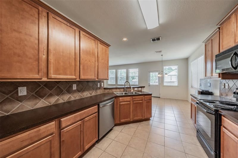 600 Beeman Drive, Arlington TX 76002 - Photo 13
