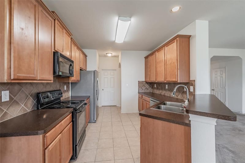 600 Beeman Drive, Arlington TX 76002 - Photo 11