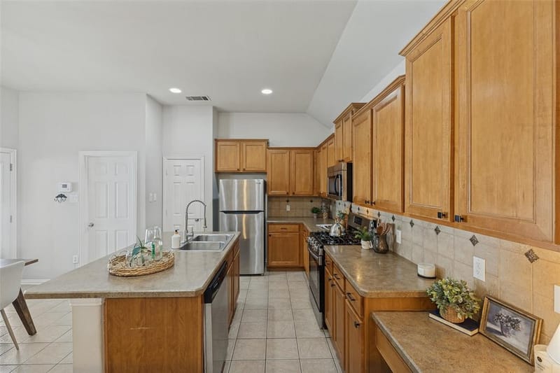 1020 Grey Fox Drive, Savannah TX 76227 - Photo 9