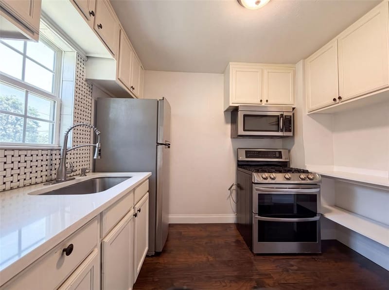 2832 Avenue I, Fort Worth TX 76105 - Photo 2