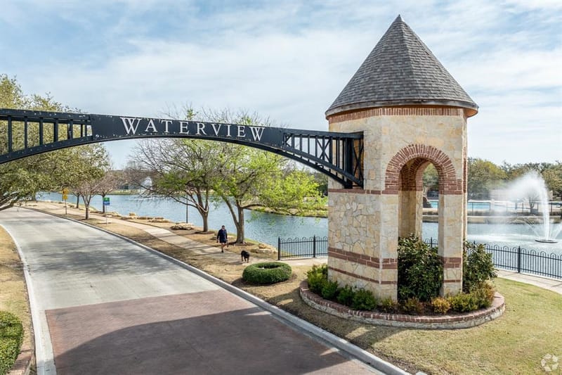 10718 J A Forster Drive, Rowlett TX 75089 - Photo 2