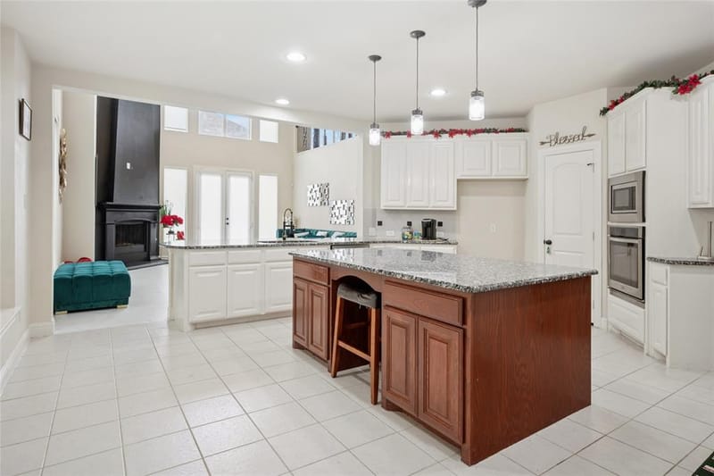 901 Oglethorpe Lane, Aubrey TX 76227 - Photo 13