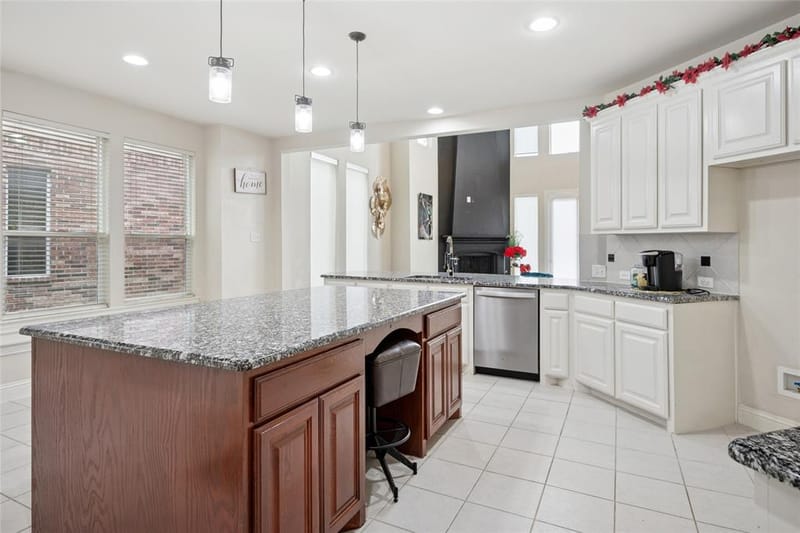 901 Oglethorpe Lane, Aubrey TX 76227 - Photo 14
