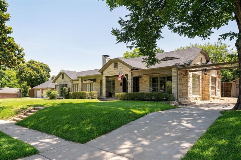406 E Main Street, Whitesboro TX 76273 - Photo 2