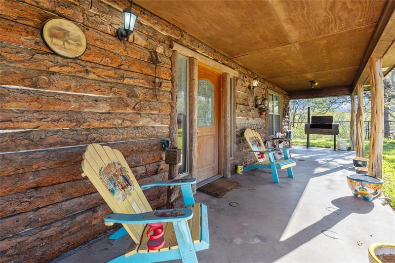 262 N Cheyenne Trail, Springtown TX 76082 - Photo 2