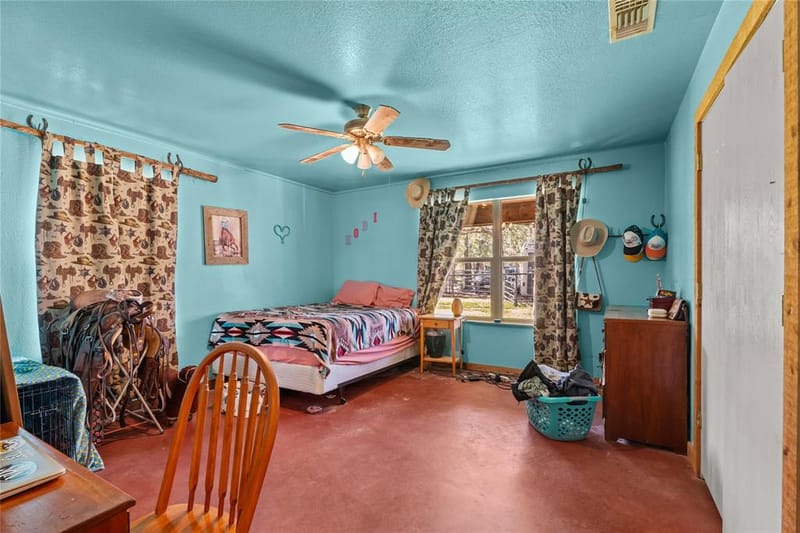 262 N Cheyenne Trail, Springtown TX 76082 - Photo 14