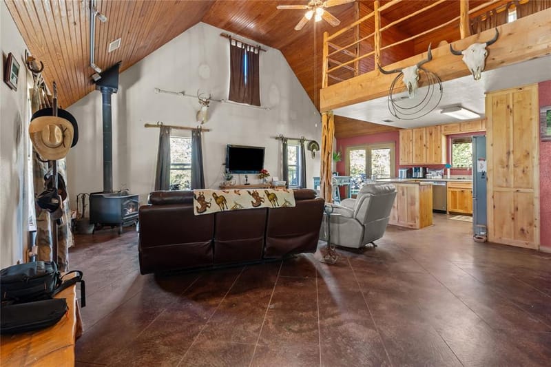 262 N Cheyenne Trail, Springtown TX 76082 - Photo 4