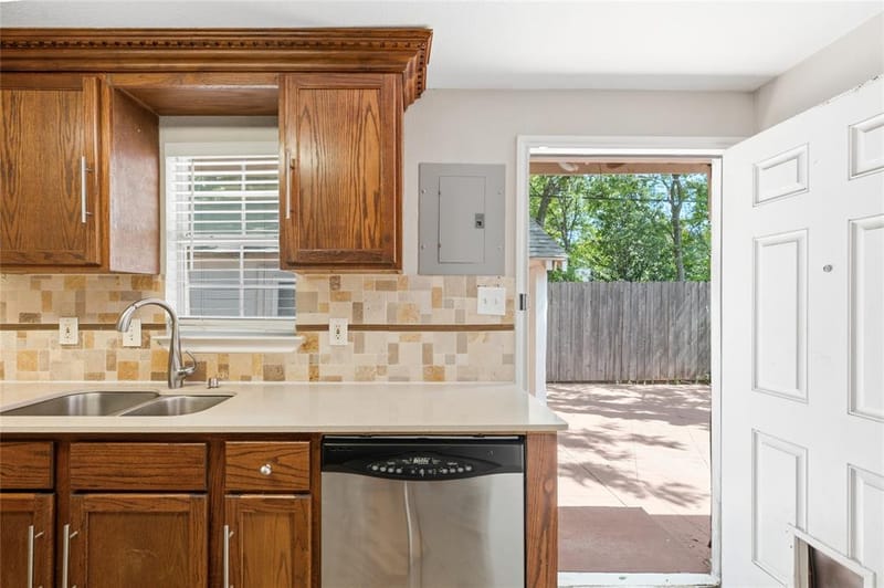 1143 Newport Avenue, Dallas TX 75224 - Photo 27