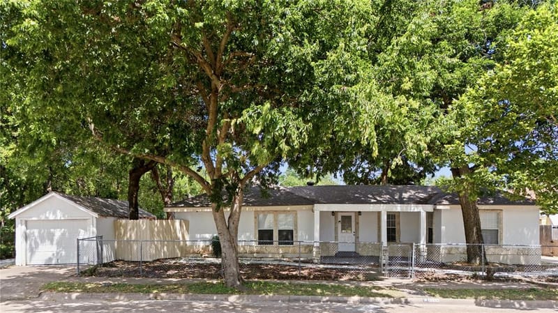 1143 Newport Avenue, Dallas TX 75224 - Photo 2