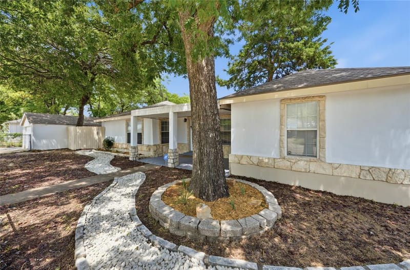 1143 Newport Avenue, Dallas TX 75224 - Photo 3