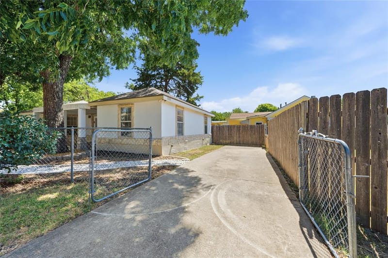 1143 Newport Avenue, Dallas TX 75224 - Photo 32