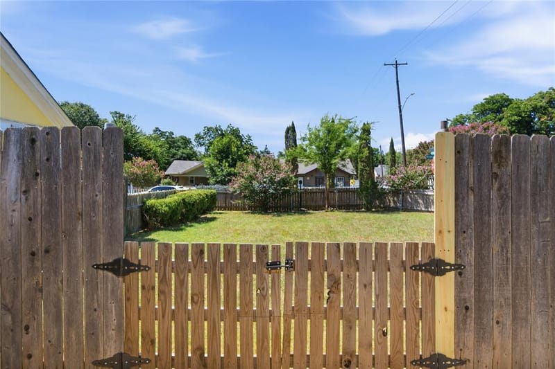 1143 Newport Avenue, Dallas TX 75224 - Photo 33