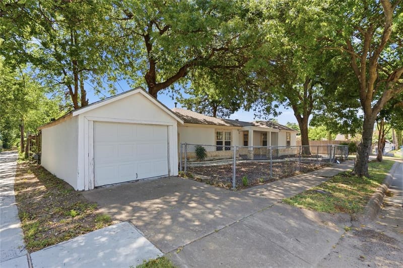 1143 Newport Avenue, Dallas TX 75224 - Photo 4