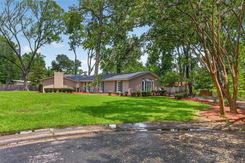324 Gilbert Circle, Shreveport LA 71106 - Photo 2