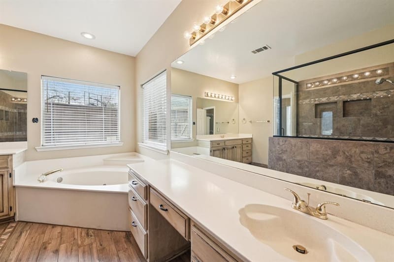 4519 Edge Creek Lane, Arlington TX 76017 - Photo 18