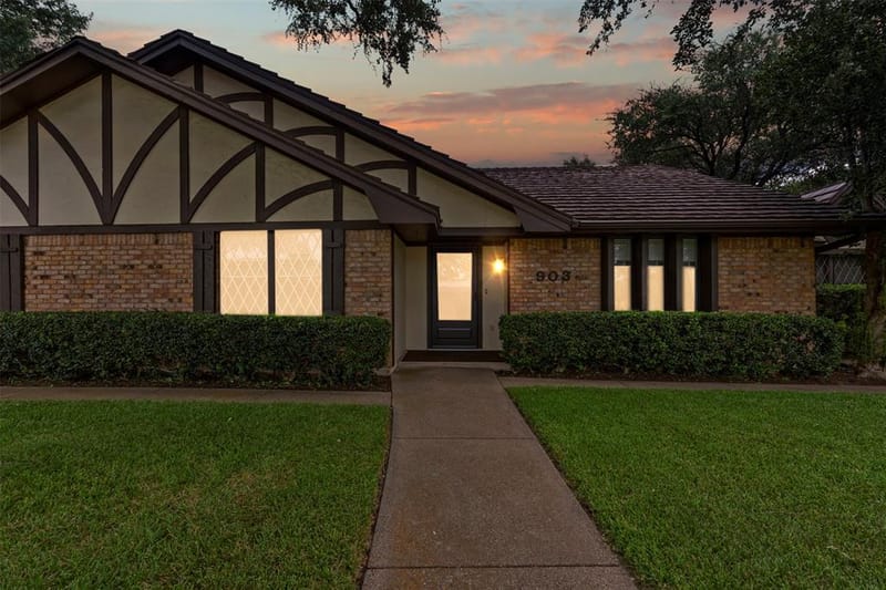 903 Green Rock Drive, Duncanville TX 75137 - Photo 2